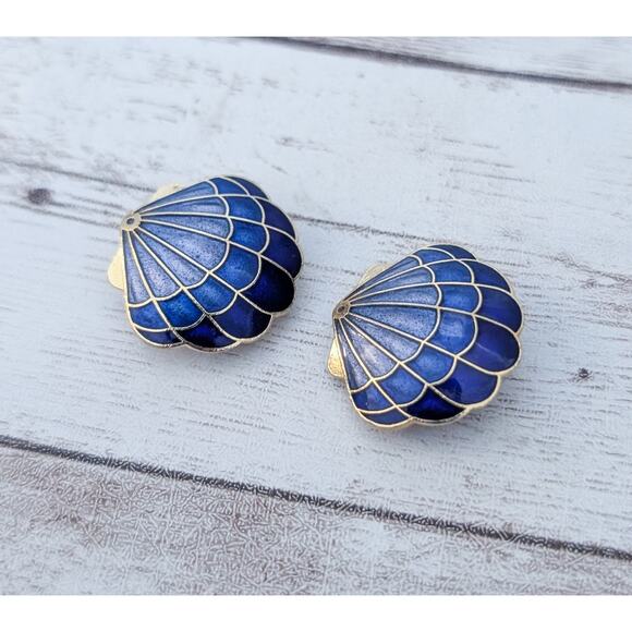 Vintage Clip On Earrings Blue Shell Beach Theme - Picture 3 of 6